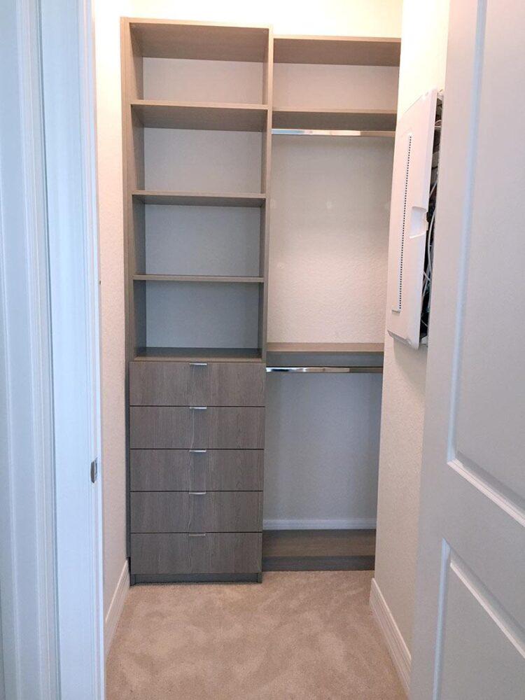 Reach In Closet Makers